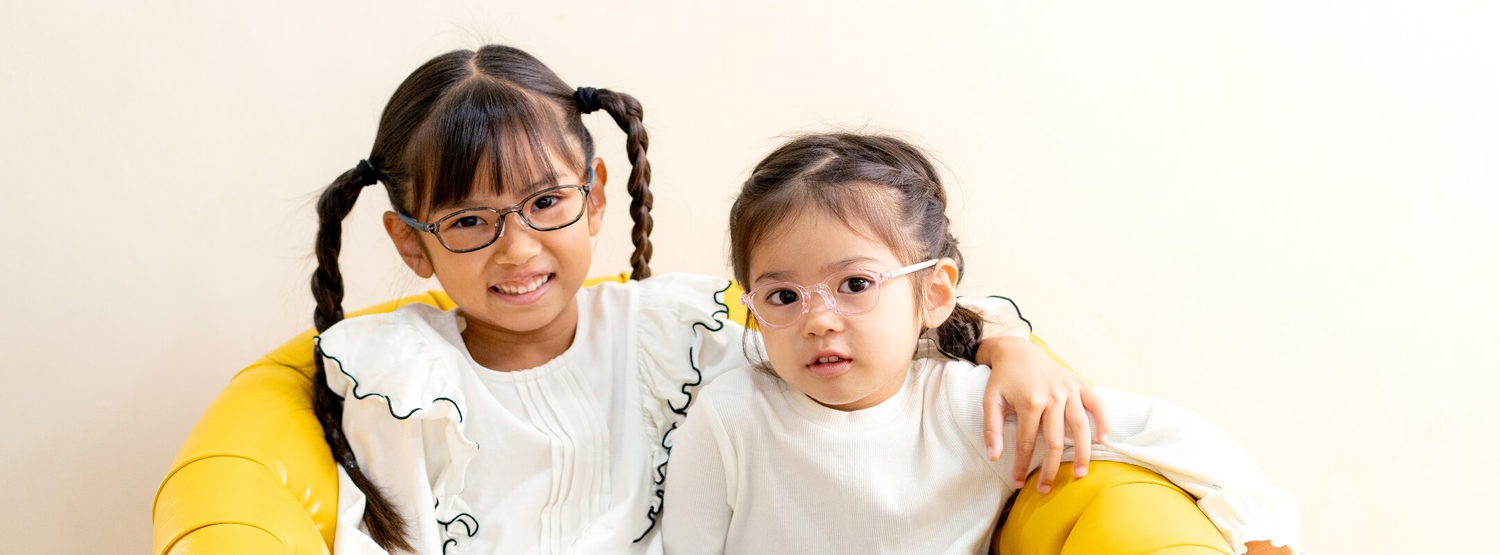 お子さまの治療用メガネは保険給付や助成金の対象です。